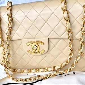 SOLD!! Vintage Chanel single maxi flap